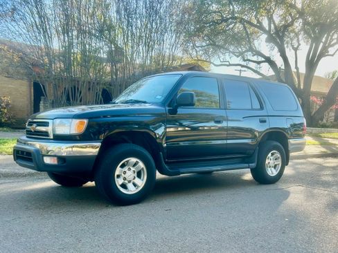 Used 2000 Toyota 4Runner 2WD image 8