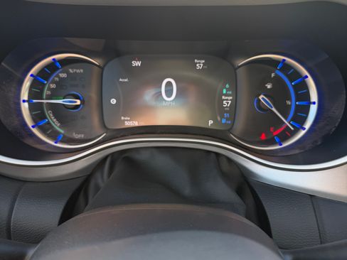 Used 2017 Chrysler Pacifica Touring Plus image 5