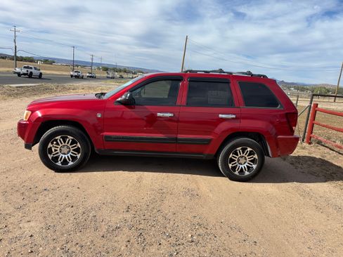 Used 2005 Jeep Grand Cherokee Laredo AWD/4WD image 4