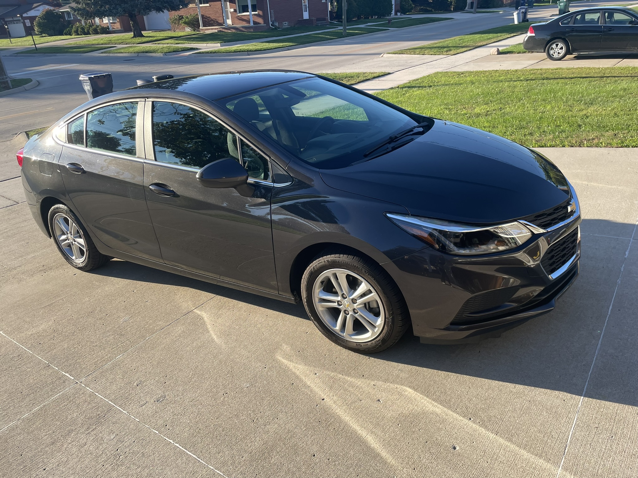 Used 2017 Chevrolet Cruze LT w/ Convenience Package FWD image 15