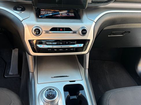 Used 2021 Ford Explorer XLT image 10