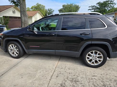 Used 2017 Jeep Cherokee Latitude w/ Safety/Convenience Group image 1