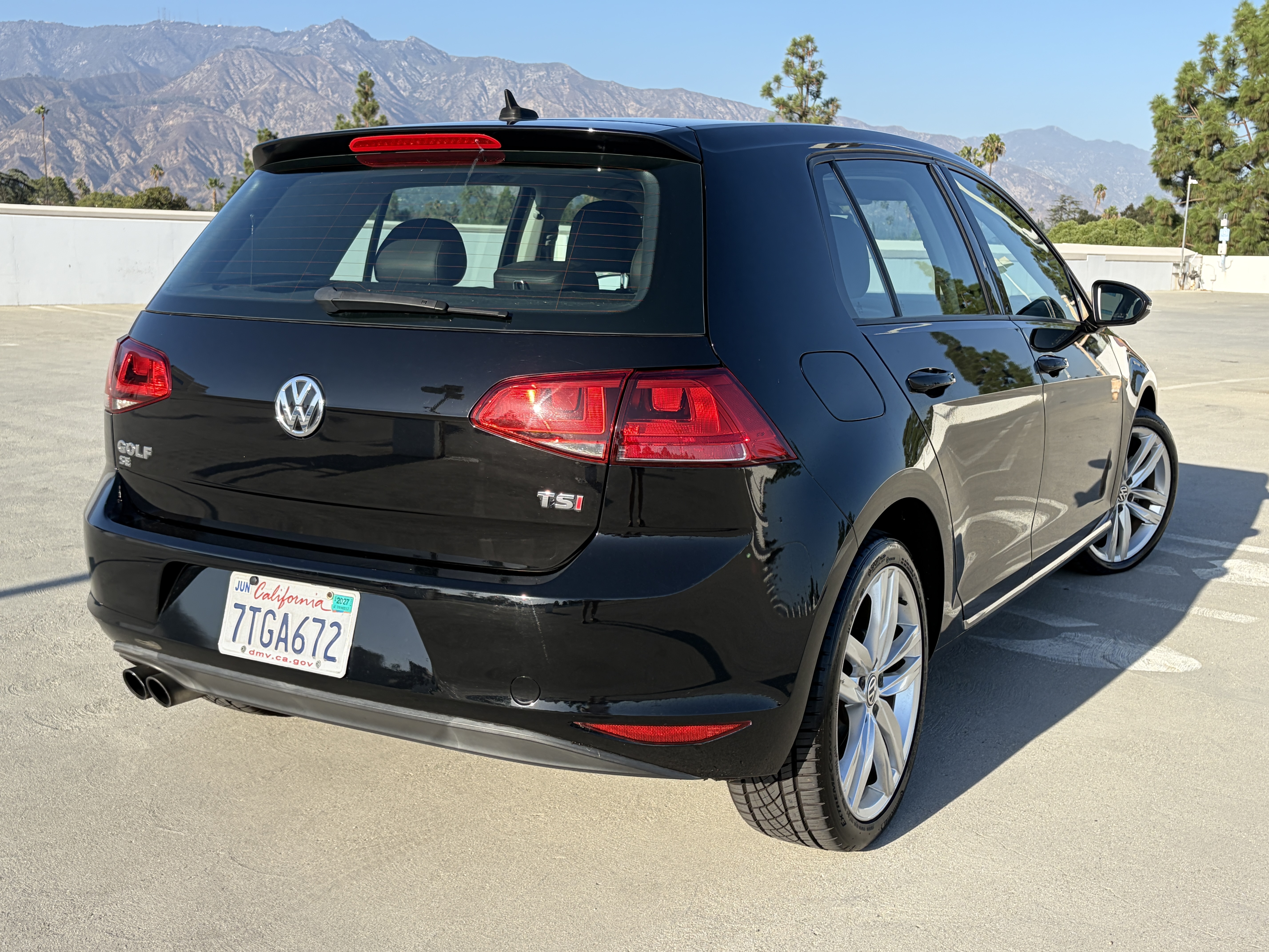 Used 2016 Volkswagen Golf SE w/ Lighting Package FWD image 8