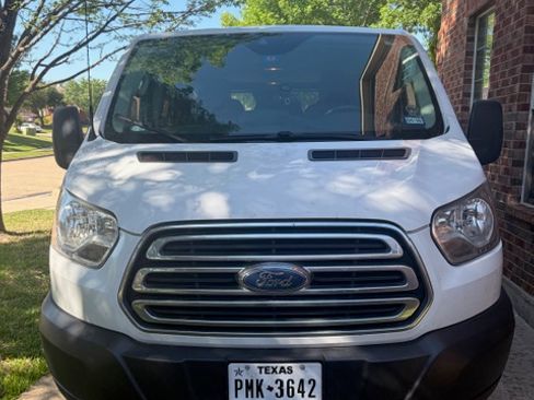 Used 2019 Ford Transit 150 XLT image 2