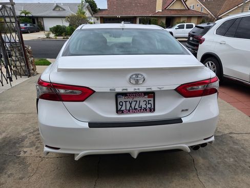 Used 2019 Toyota Camry SE image 5