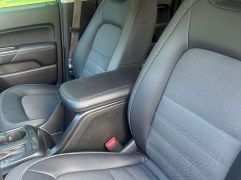 Used 2022 GMC Canyon AT4 AWD/4WD image 10