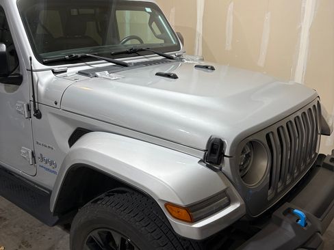 Used 2022 Jeep Wrangler Unlimited Sahara w/ Cold Weather Group image 28