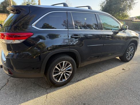 Used 2019 Toyota Highlander XLE image 22