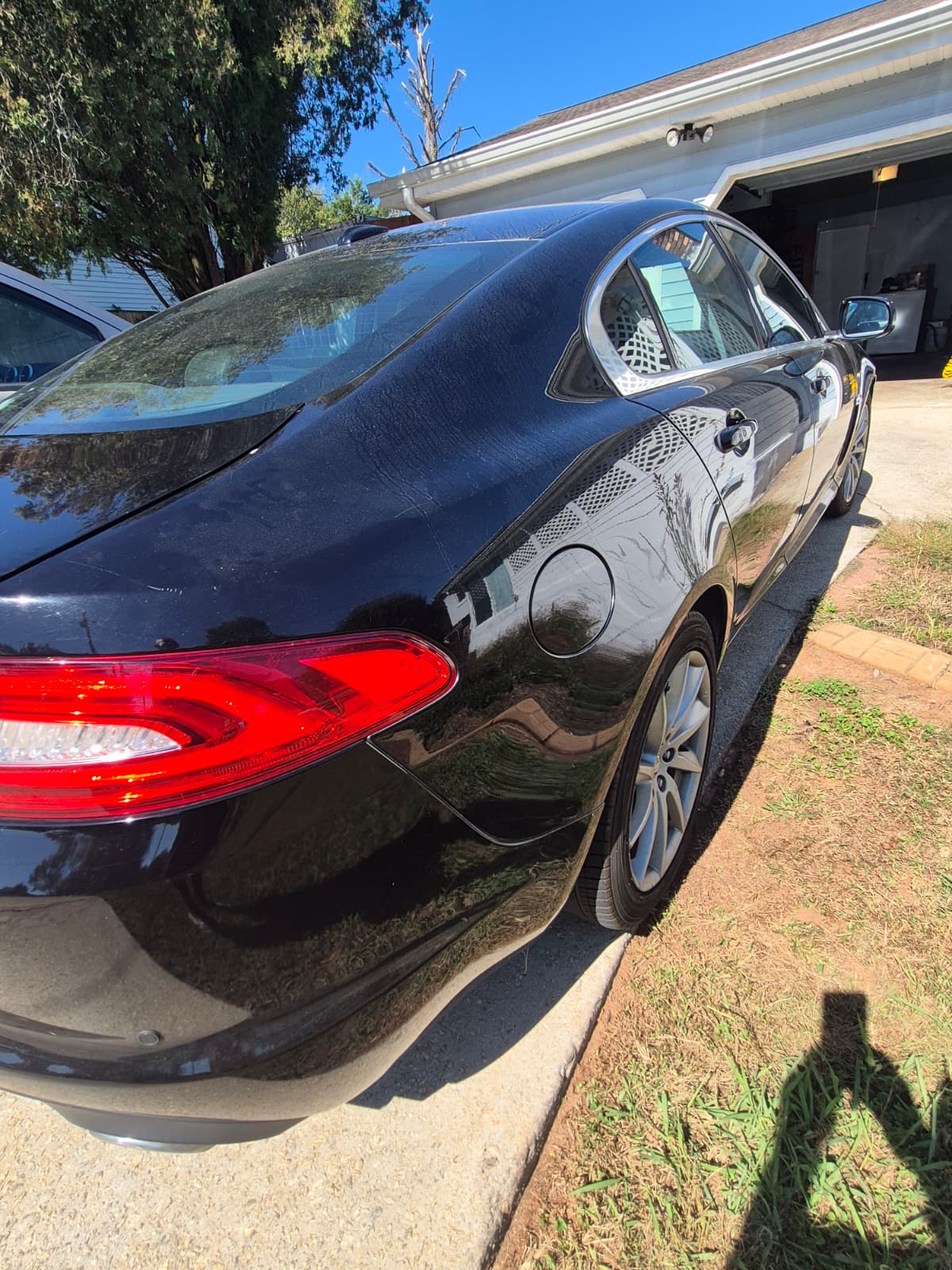 Used 2012 Jaguar XF RWD image 5