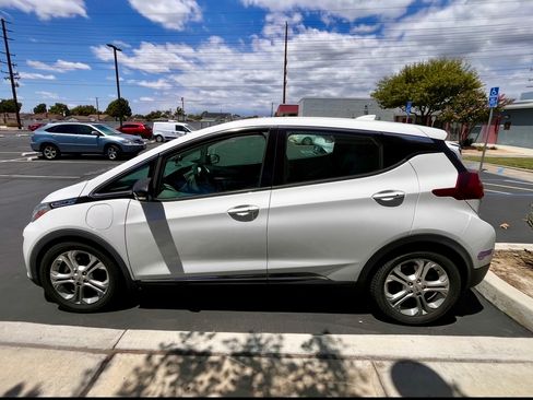Used 2019 Chevrolet Bolt LT FWD image 6
