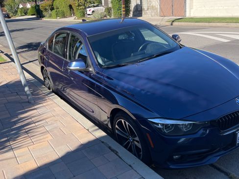 Used 2018 BMW 330i Sedan w/ Shadow Sport Edition image 12