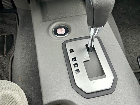 Used 2021 Nissan Frontier SV w/ Midnight Edition Floor Mats image 22