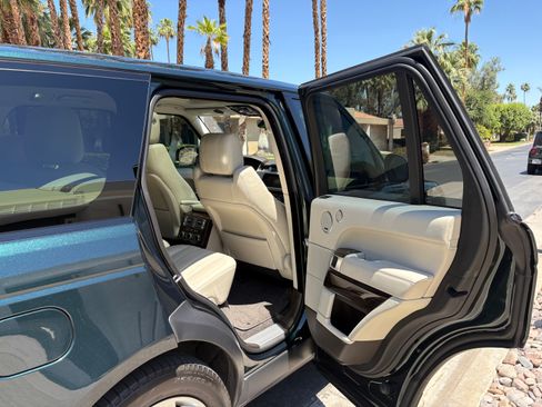 Used 2017 Land Rover Range Rover HSE AWD/4WD image 12
