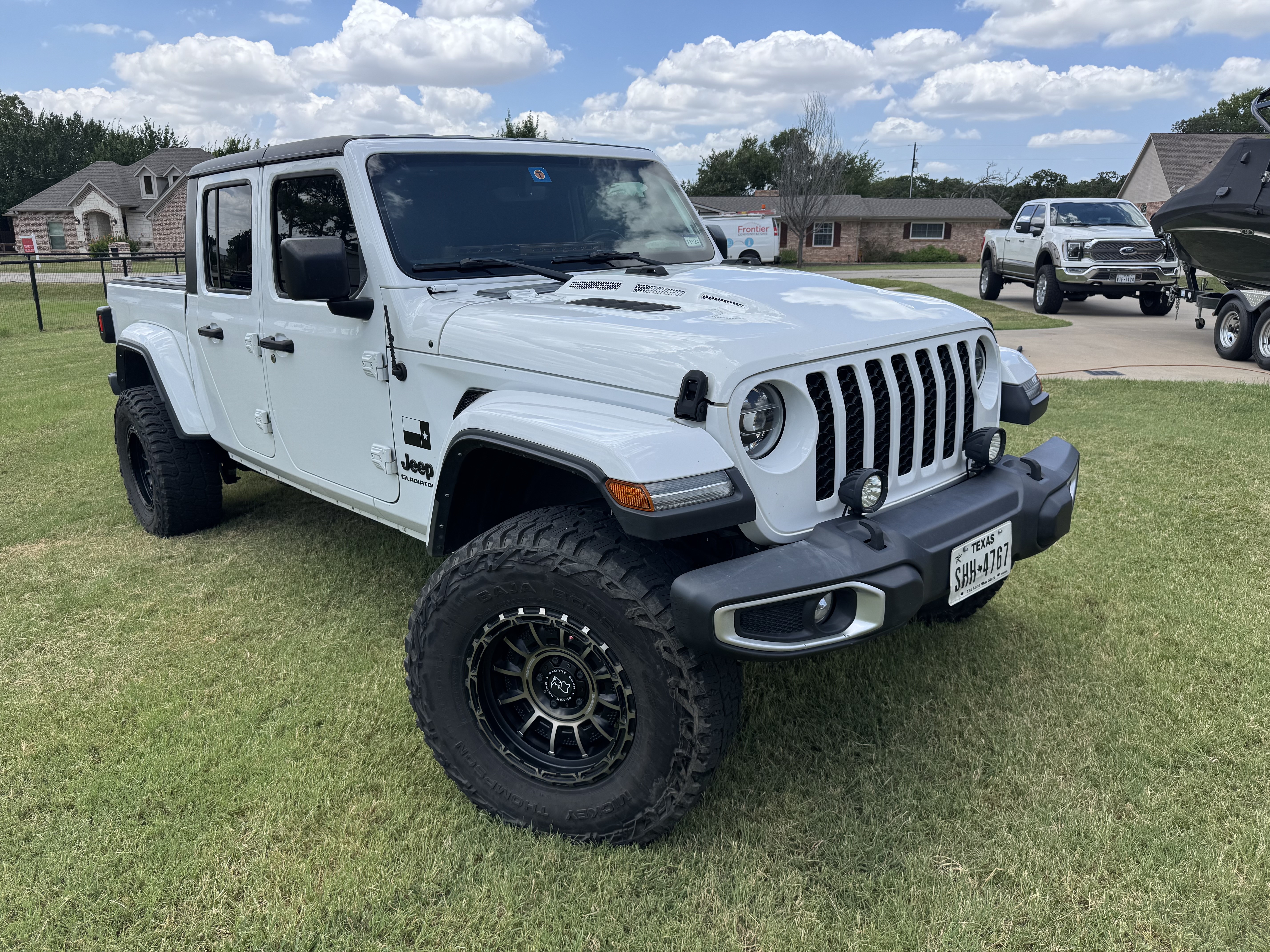 Used 2022 Jeep Gladiator Sport AWD/4WD image 2