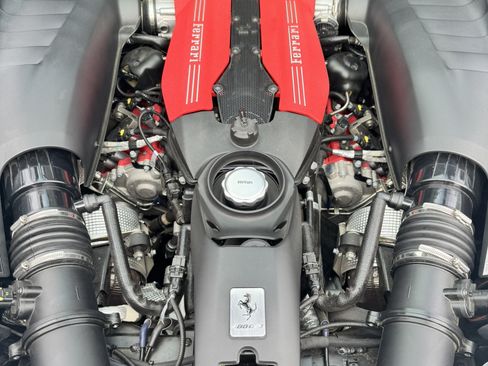 Used 2019 Ferrari 488 GTB RWD image 9