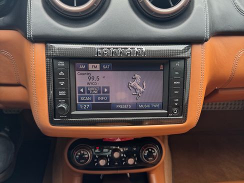 Used 2010 Ferrari California image 25
