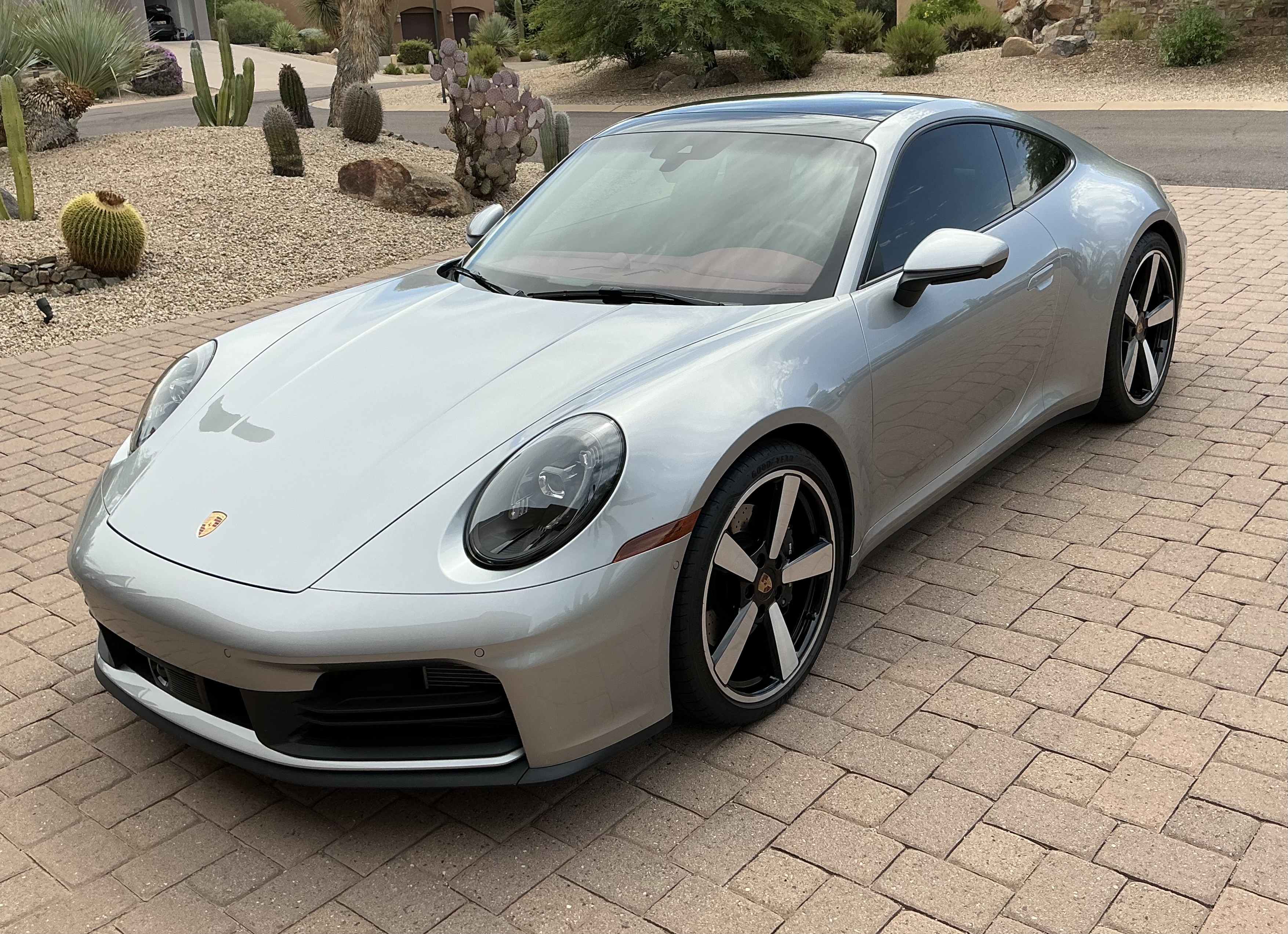Used 2025 Porsche 911 Carrera T RWD image 10