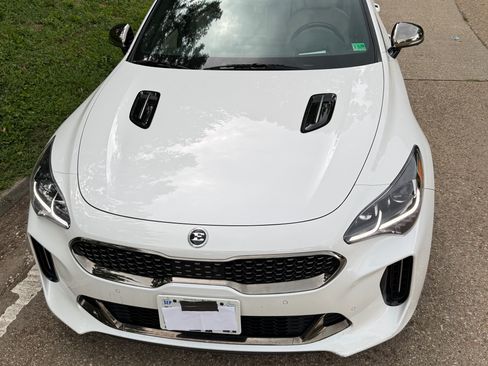 Used 2019 Kia Stinger GT2 AWD/4WD image 10