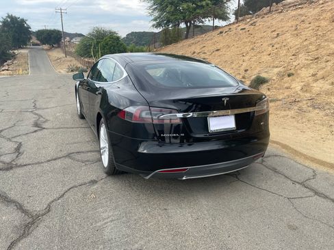 Used 2013 Tesla Model S RWD image 2