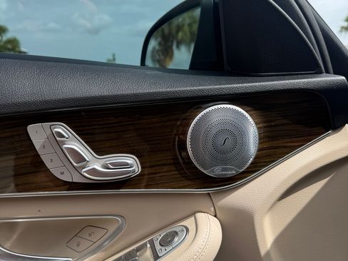 Used 2020 Mercedes-Benz C 300 Sedan image 10