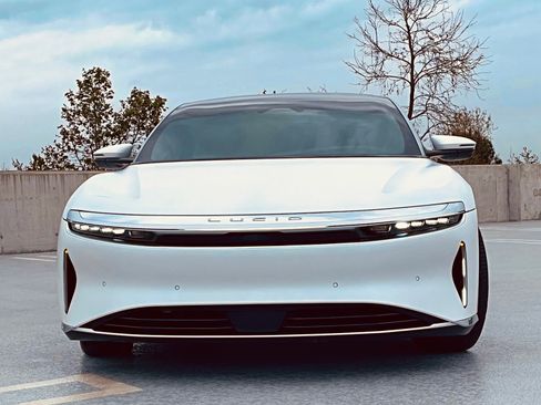Used 2023 Lucid Air Touring image 2