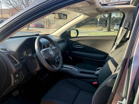 Used 2016 Honda HR-V EX image 4