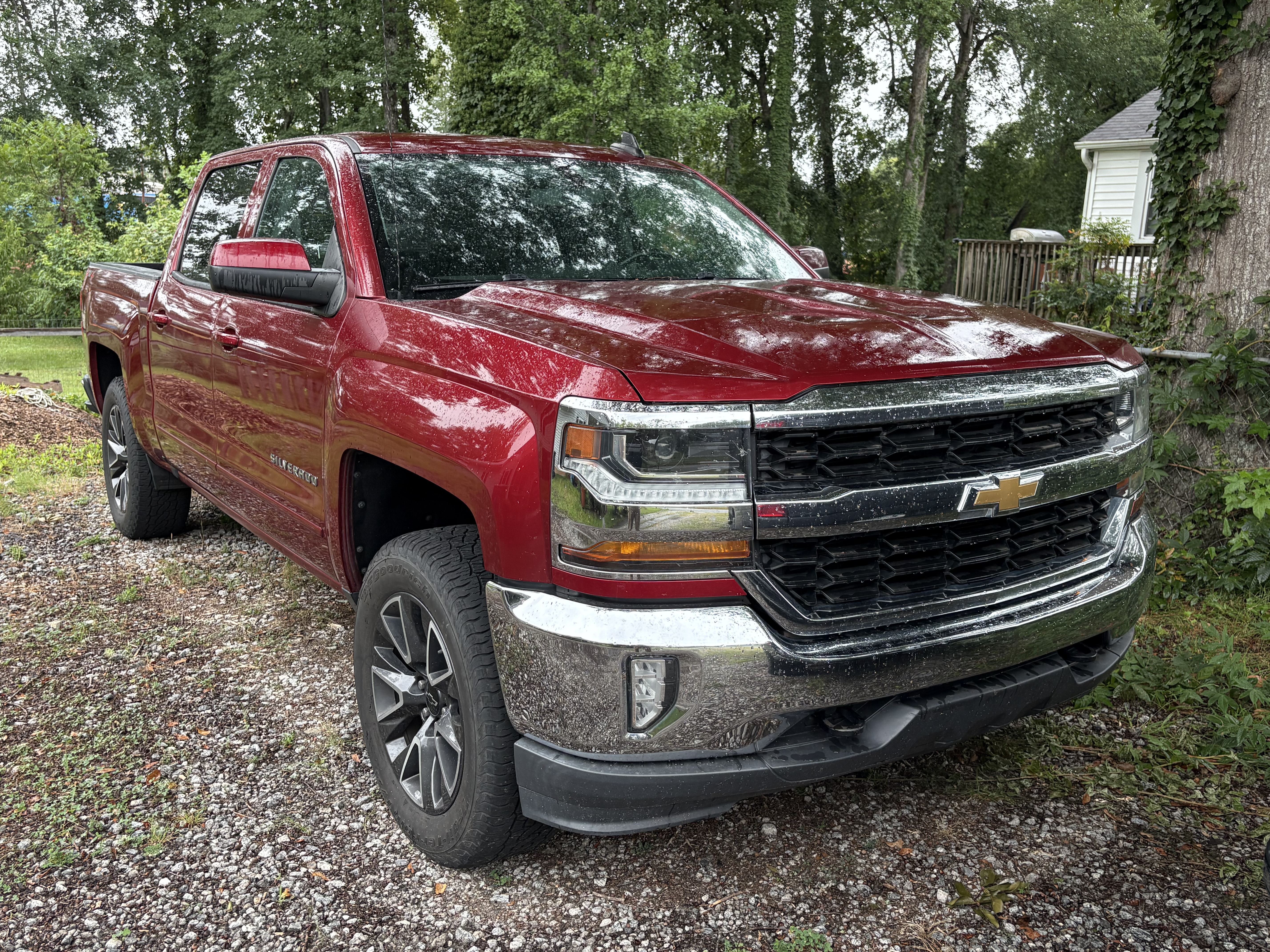 Used 2018 Chevrolet Silverado 1500 LT w/ All Star Edition AWD/4WD image 2