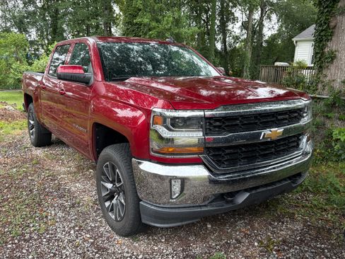 Used 2018 Chevrolet Silverado 1500 LT w/ All Star Edition AWD/4WD image 2