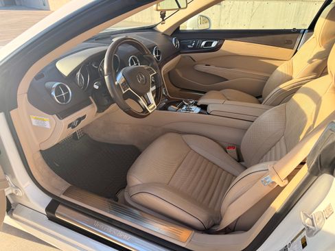 Used 2014 Mercedes-Benz SL 550 image 9