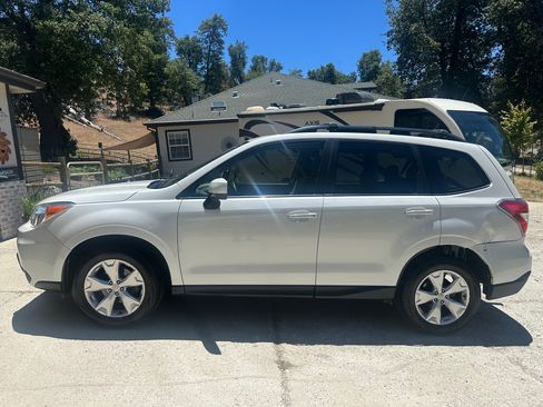 Used 2015 Subaru Forester 2.5i Premium AWD/4WD image 11