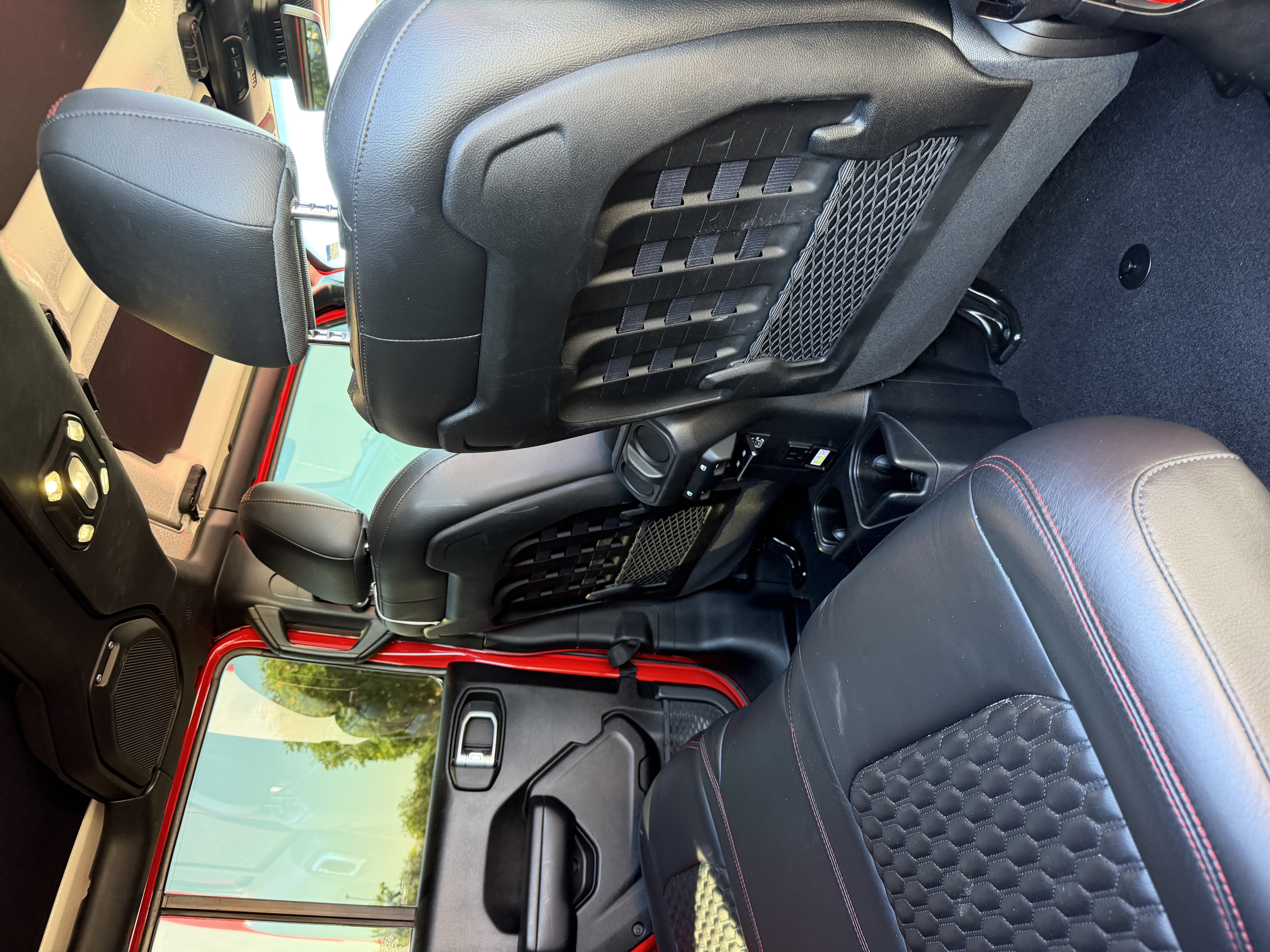 Used 2021 Jeep Wrangler Unlimited Rubicon AWD/4WD image 8