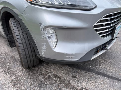 Used 2021 Ford Escape Titanium FWD image 5