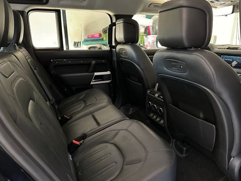 Used 2020 Land Rover Defender 110 HSE image 11