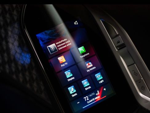 Used 2024 BMW i7 M70 image 4