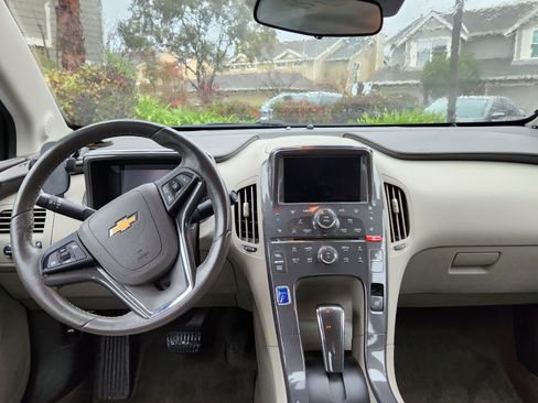 Used 2013 Chevrolet Volt w/ Comfort Package image 5