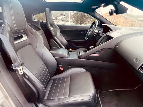 Used 2018 Jaguar F-TYPE R image 10