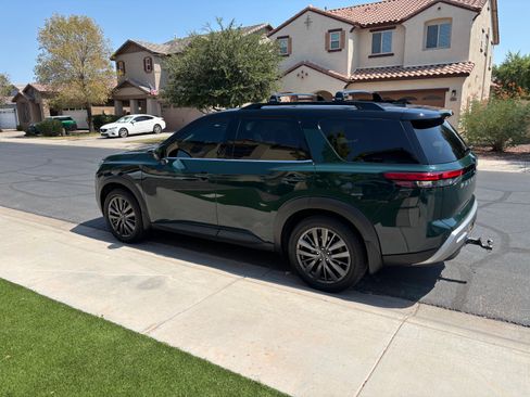Used 2022 Nissan Pathfinder SL w/ SL Premium Package AWD/4WD image 1