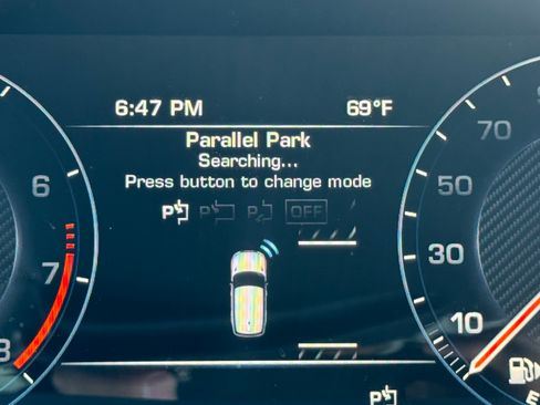 Used 2015 Land Rover Range Rover Sport SVR image 18