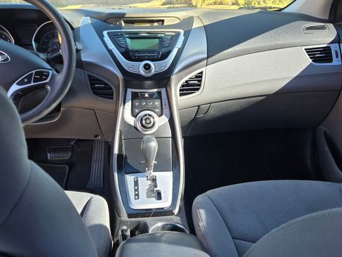 Used 2012 Hyundai Elantra GLS image 6