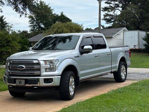 Used 2016 Ford F150 Platinum w/ Equipment Group 701A Luxury AWD/4WD image 22