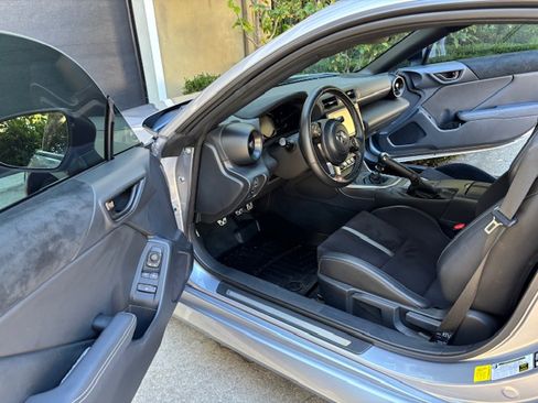 Used 2022 Toyota GR86 Premium image 9