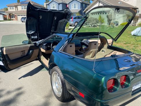 Used 1993 Chevrolet Corvette Coupe image 9