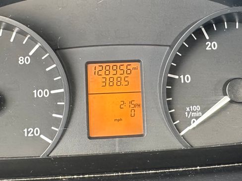 Used 2015 Mercedes-Benz Sprinter 2500 image 17