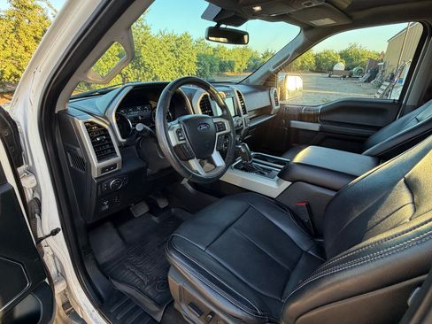 Used 2019 Ford F150 Lariat w/ Equipment Group 502A Luxury AWD/4WD image 8