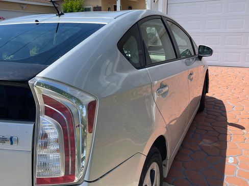 Used 2012 Toyota Prius FWD image 11