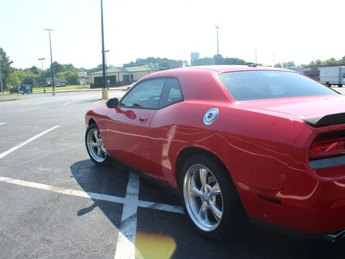 Used 2010 Dodge Challenger R/T image 15