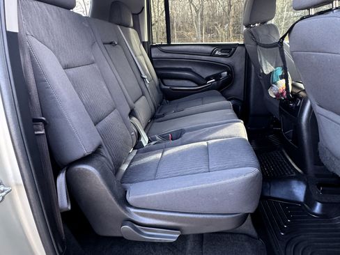 Used 2017 GMC Yukon XL SLE w/ SLE Value Package image 18