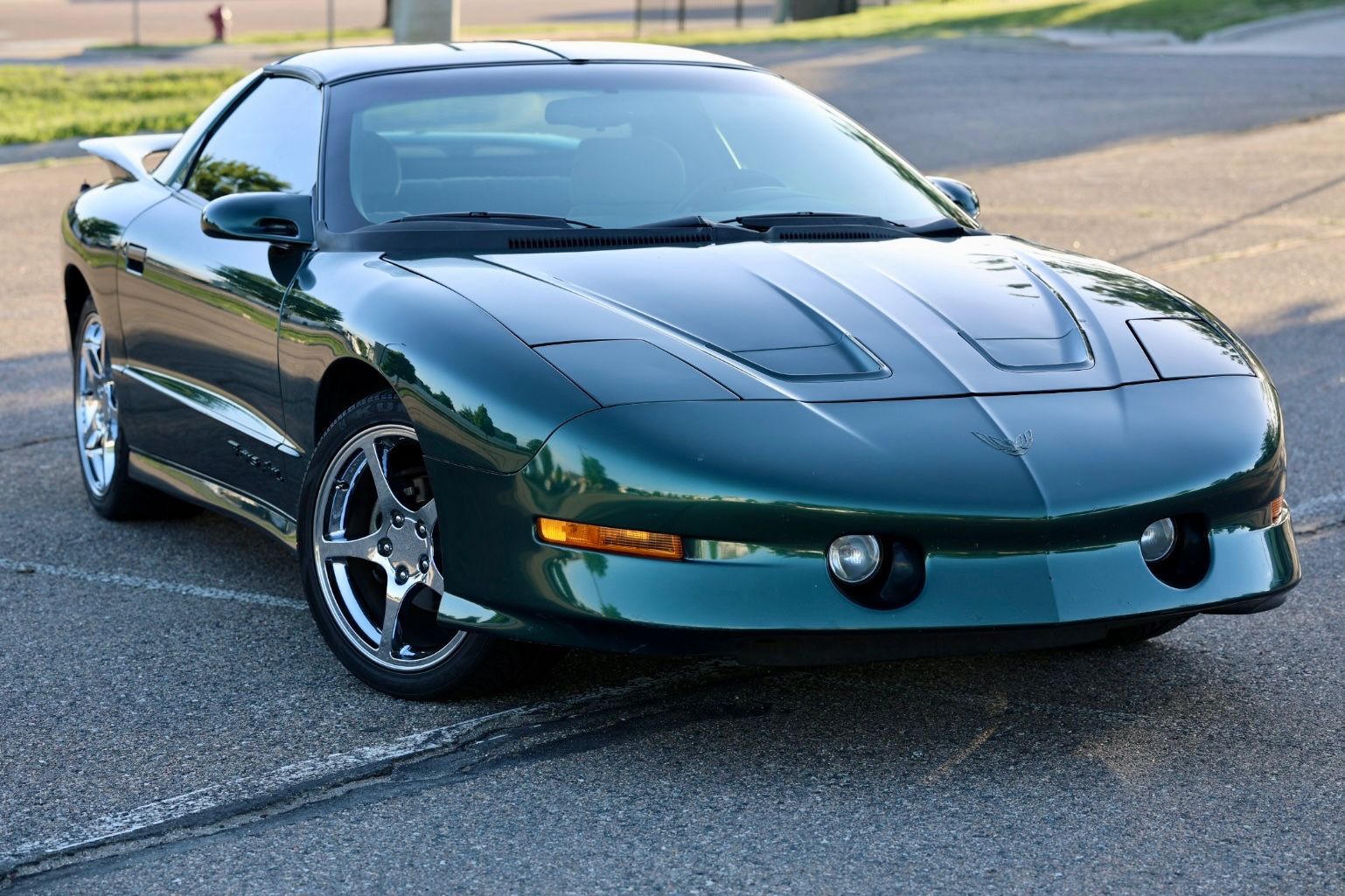 Used 1996 Pontiac Firebird Trans Am RWD image 1