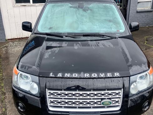 Used 2008 Land Rover LR2 SE image 2