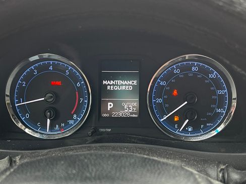 Used 2017 Toyota Corolla LE image 9